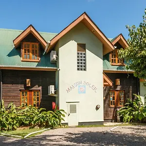 Maison Soleil Baie Lazare (Mahe)