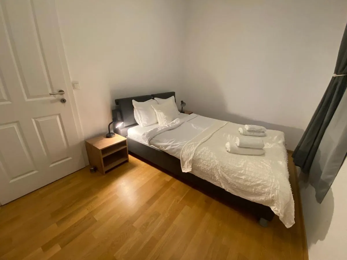 Vienna City Apartments 5 0*,